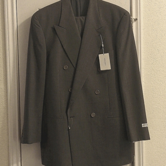 Vintage Giorgio Armani Le Collezioni Suit, 34R, never worn or tailored - Picture 7 of 10